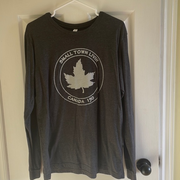 Small town living long sleeved tee ππ - Picture 1 of 1